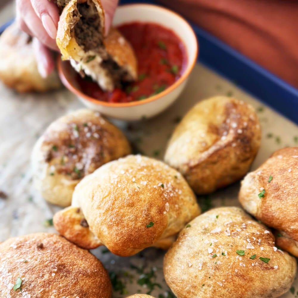 Air-Fryer-Pizza-Bombs-w.jpg