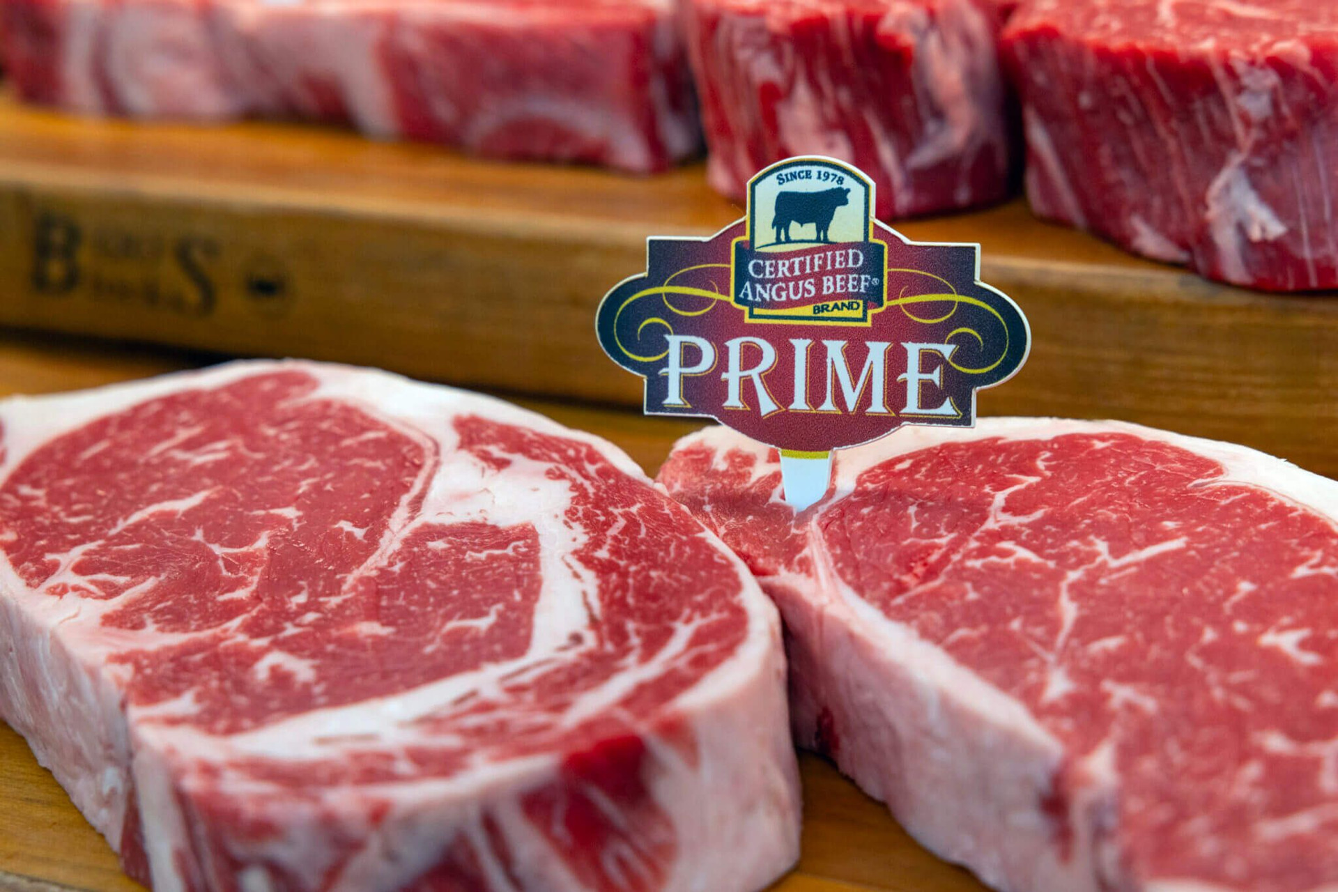 https://appetizing-cactus-7139e93734.media.strapiapp.com/Festival_Full_Sevice_Meat_Case_013_CR_21874_1_2048x1366_f58a4b8b9b.jpg